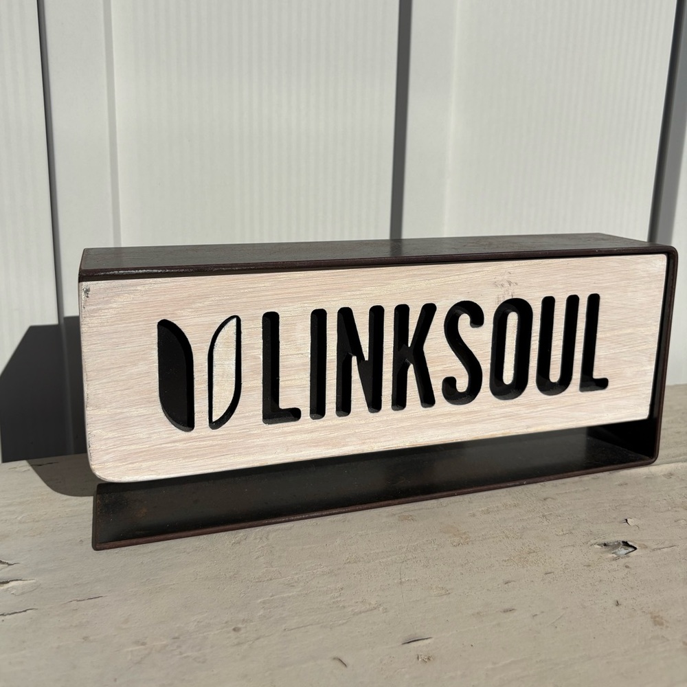 Linksoul Black and White Logo Display